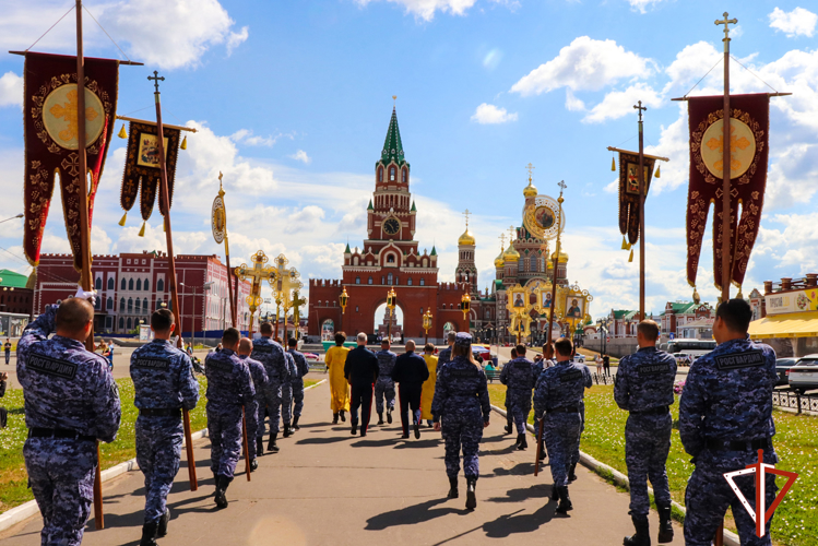 Росгвардейцы Йошкар-Олы стали участниками праздничных богослужений в честь памяти святого равноапостольного князя Владимира