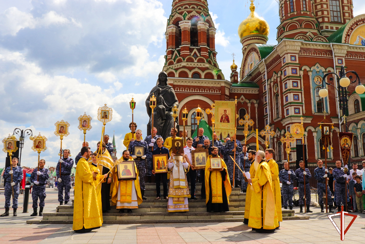 Росгвардейцы Йошкар-Олы стали участниками праздничных богослужений в честь памяти святого равноапостольного князя Владимира