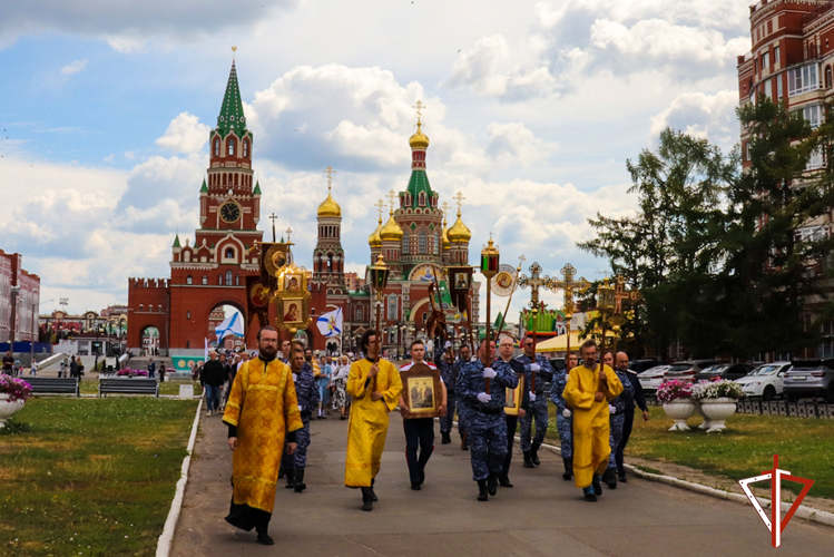 Росгвардейцы Йошкар-Олы стали участниками праздничных богослужений в честь памяти святого равноапостольного князя Владимира