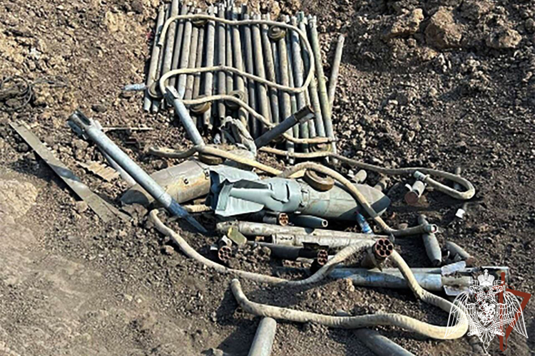 Росгвардейцы совместно с сотрудниками военной контрразведки ликвидировали в ДНР крупный схрон с боеприпасами ВСУ