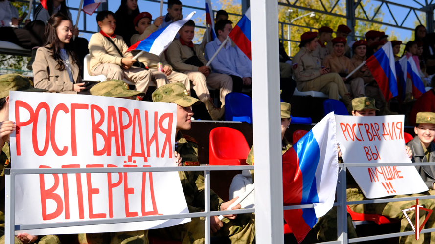 Команда кадет Росгвардии сыграла в товарищеском матче по мини-футболу в Йошкар-Оле