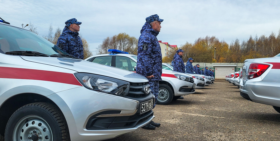 Передача ключей от новых служебных автомобилей сотрудникам вневедомственной охраны Росгвардии состоялась в Йошкар-Оле