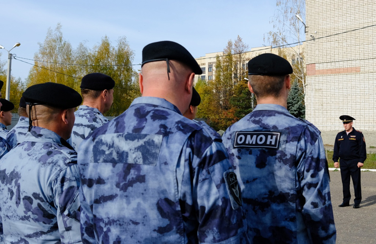 В Йошкар-Оле поздравили сотрудников ОМОН «Таир» Росгвардии с профессиональным праздником