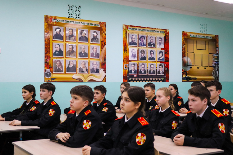 Росгвардейцы провели урок мужества для подшефных кадет школы № 19 г. Йошкар-Олы 
