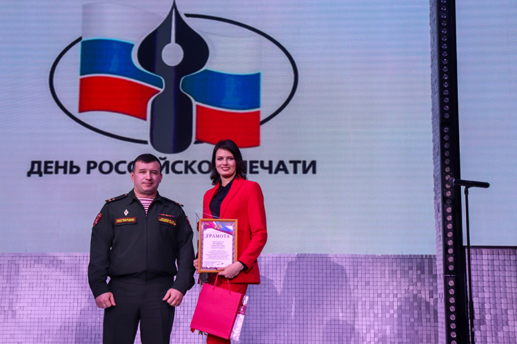 Представители Росгвардии поздравили журналистов Марий Эл с Днем российской печати