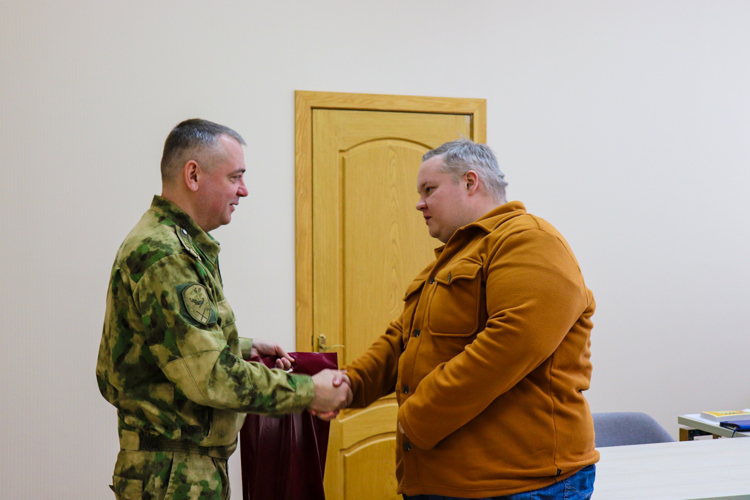 Накануне Дня образования подразделений по взаимодействию со СМИ Росгвардии начальник пресс-службы Приволжского ордена Жукова округа навестил Республику Марий Эл