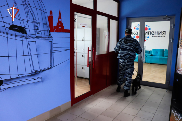 Сотрудники спецподразделения  ОМОН «Таир» Управления Росгвардии по Республике Марий Эл отмечают  32-ю годовщину образования 