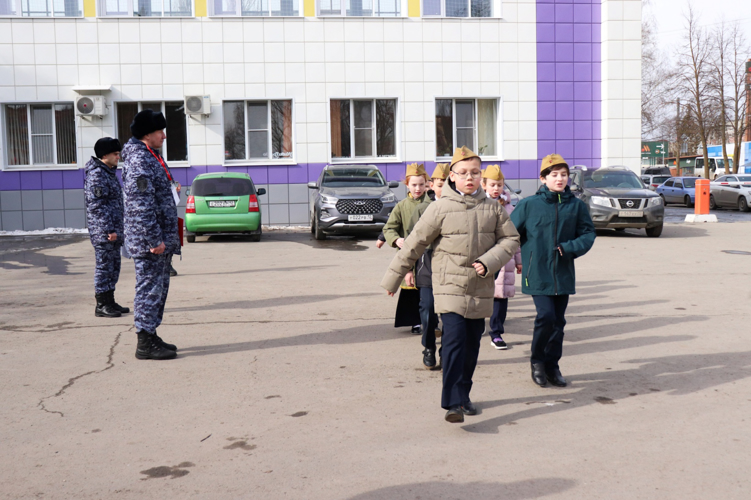 В Йошкар-Оле сотрудники Росгвардии выступили в качестве жюри на муниципальном этапе игры «Зарница 2.0»