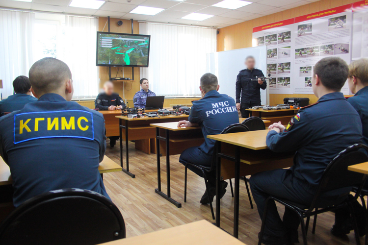 Росгвардейцы продолжают знакомить учащихся Марий Эл со специалистами войск правопорядка 
