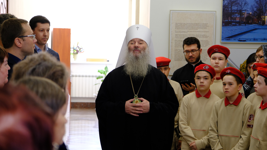 В Йошкар-Оле представители Росгвардии ознакомились с выставкой, посвященной образу великого полководца Александра Невского