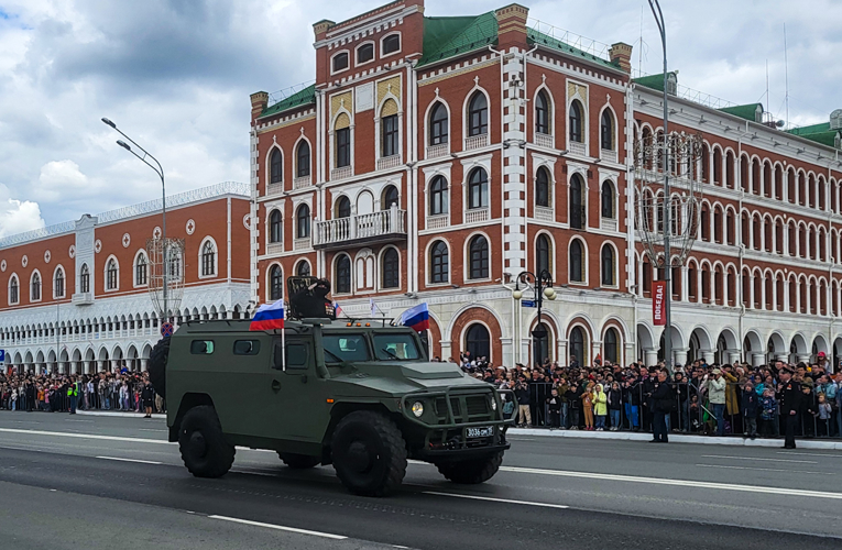 В торжественном Параде в честь 80-летия Победы Управление Росгвардии по Республике Марий Эл представило парадные расчеты и автомобильную технику