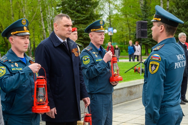 Представитель Управления Росгвардии по Республике Марий Эл принял участие в торжественной передаче частицы Вечного огня во все районы республики 