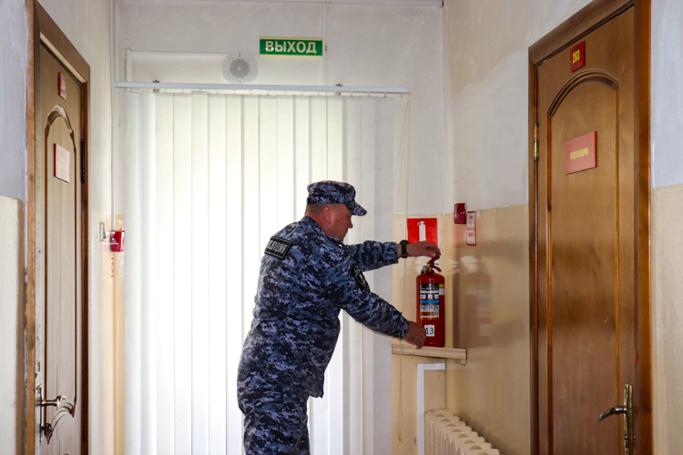 В Йошкар-Оле прошли совместные учения Росгвардии и МЧС по отработке действий при пожаре
