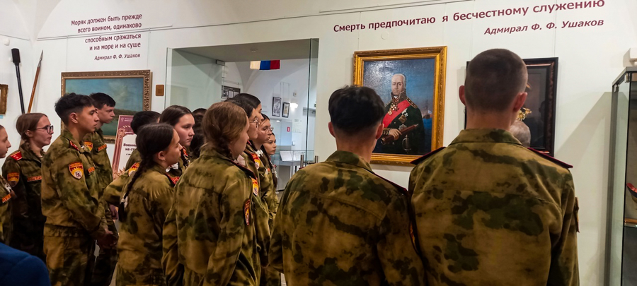 Кадеты подшефного класса Росгвардии из Йошкар-Олы приняли участие во Всероссийском военно-патриотическом слёте в Санкт-Петербурге