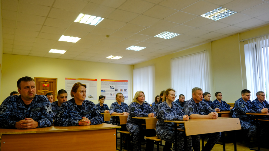В Йошкар-Оле для сотрудников Росгвардии был проведен тематический урок ко Дню России
