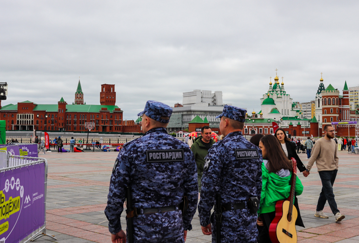 Росгвардейцы выполнили задачи по обеспечению безопасности во время празднования национального праздника Пеледыш пайрем и Дня молодежи в Марий Эл