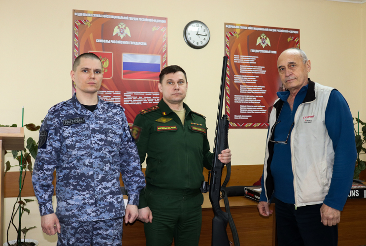 При поддержке Росгвардии жители Марий Эл передают оружие и боеприпасы для участников СВО 