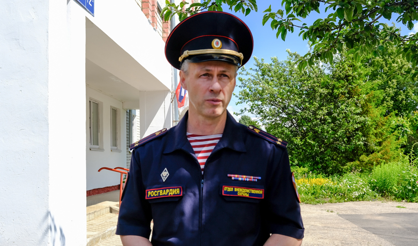 В п. Сернур (Марий Эл) сотрудники вневедомственной охраны Росгвардии награждены за мужество и профессионализм 