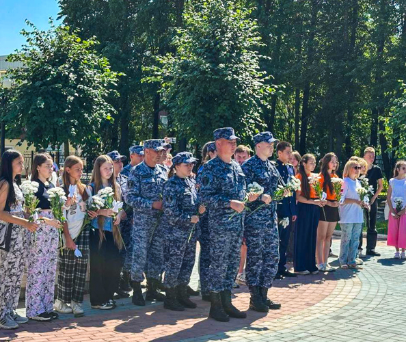 Росгвардейцы в Йошкар-Оле почтили память детей – жертв войны в Донбассе 