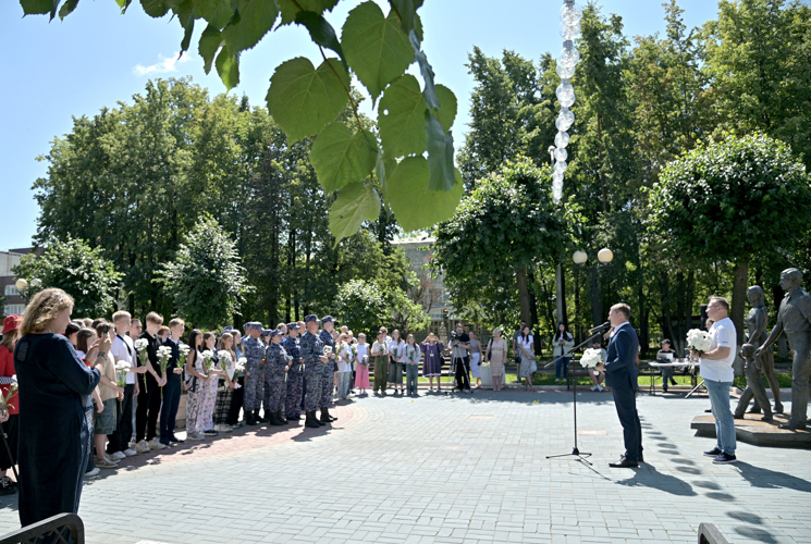 Росгвардейцы в Йошкар-Оле почтили память детей – жертв войны в Донбассе 
