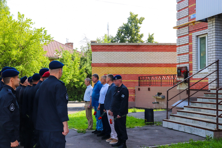 25 лет памяти и верности: в Йошкар-Оле бойцы СОБР «Берсерк» почтили память героя, погибшего при исполнении служебного долга 