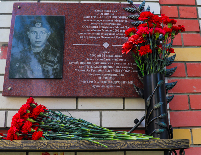 25 лет памяти и верности: в Йошкар-Оле бойцы СОБР «Берсерк» почтили память героя, погибшего при исполнении служебного долга 