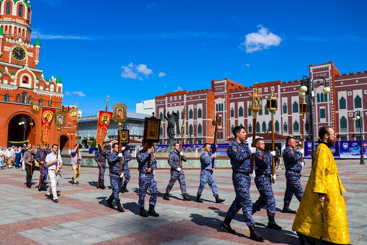 Росгвардейцы приняли участие в богослужениях в честь святого равноапостольного князя Владимира в Йошкар-Оле 