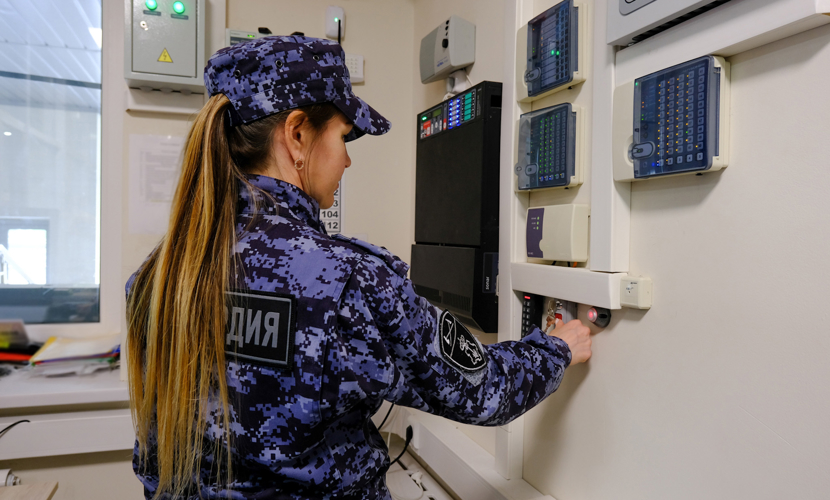 Росгвардейцы приняли участие в комиссионной проверке готовности образовательных учреждений к новому учебному году в Марий Эл