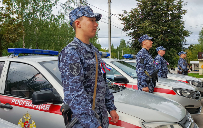 В Марий Эл росгвардейцы присоединились к патриотическим акциям, посвященным Дню Российского флага