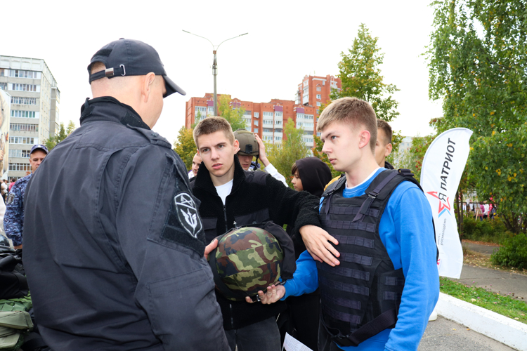 Росгвардейцы приняли участие в фестивале патриотического стиля в Йошкар-Оле