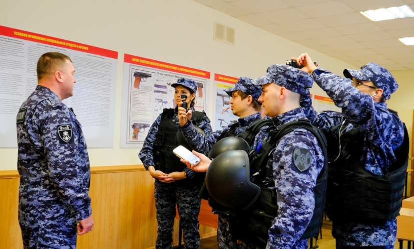 «Двойная служба»: журналисты Республики Марий Эл провели один день в роли сотрудников вневедомственной охраны Росгвардии