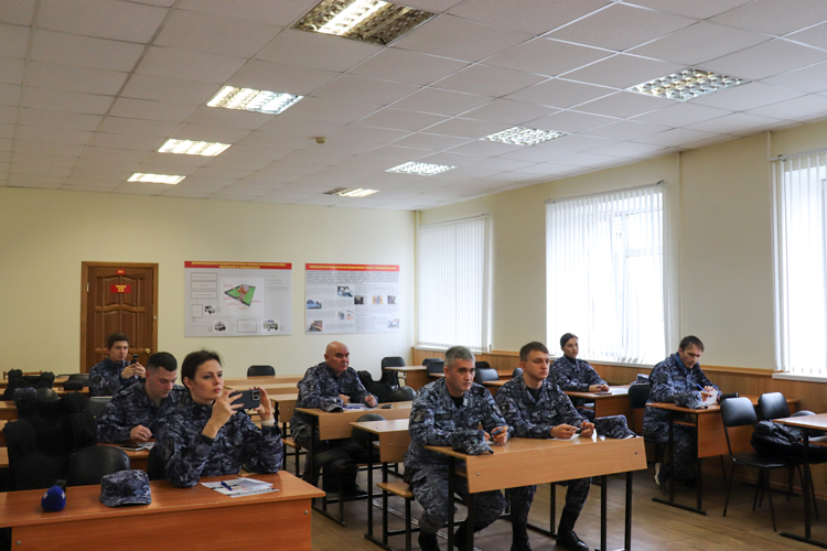 «Двойная служба»: журналисты Республики Марий Эл провели один день в роли сотрудников вневедомственной охраны Росгвардии