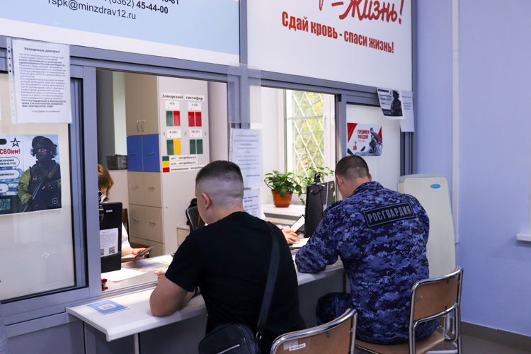 Сотрудники Росгвардии пополнили банк крови станции переливания в Йошкар-Оле
