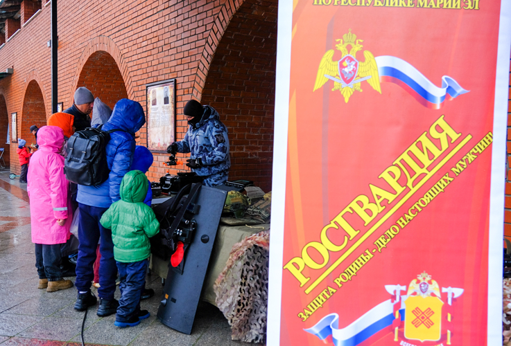 Сотрудники Росгвардии приняли участие в фестивале «Родина. Знание. Честь» в Йошкар-Оле