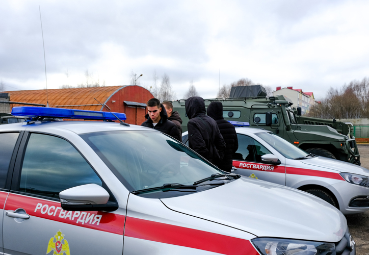 Студенты Йошкар-Олинского колледжа познакомились со службой в Росгвардии