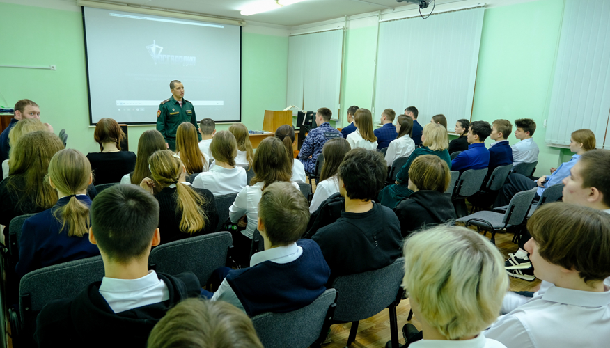 Представитель Саратовского института Росгвардии провел профориентационные встречи со школьниками Йошкар-Олы
