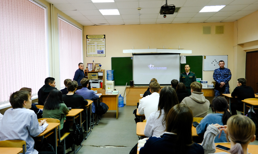Представитель Саратовского института Росгвардии провел профориентационные встречи со школьниками Йошкар-Олы