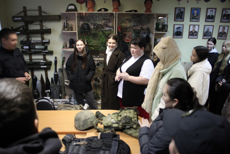 Учащиеся Руэмской школы побывали в гостях у бойцов ОМОН «Таир» Росгвардии в Йошкар-Оле