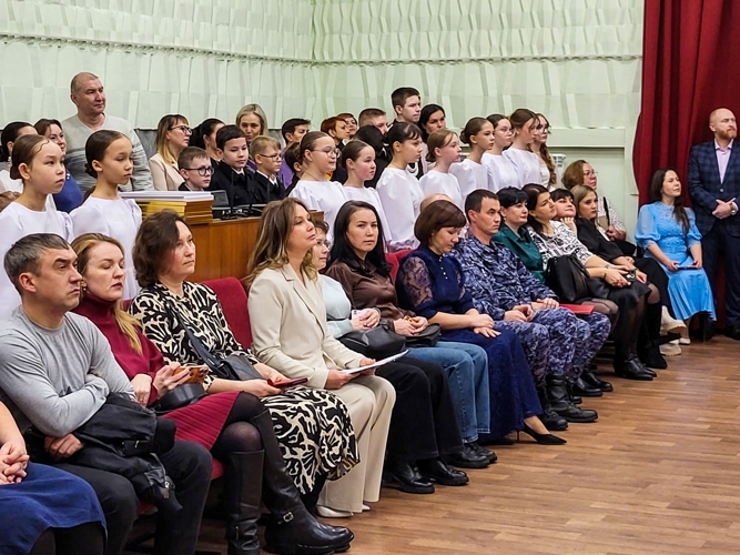В Йошкар-Оле подшефные школьники Росгвардии приняли участие в новогоднем кадетском балу