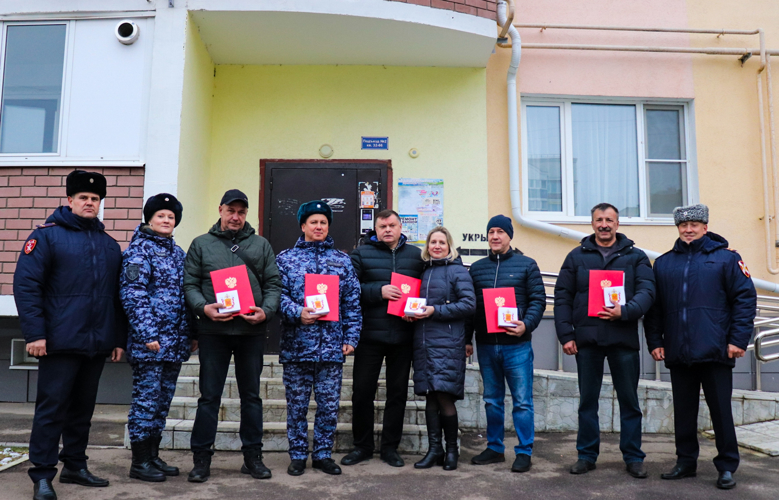 В Йошкар-Оле вручили ключи от новых квартир сотрудникам и ветеранам Росгвардии