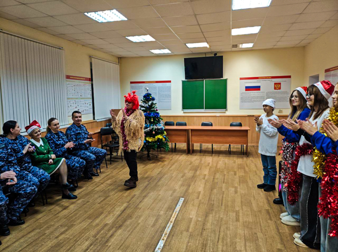 В преддверии Нового года активисты «Движение первых» устроили праздник для сотрудников Росгвардии в Йошкар-Оле
