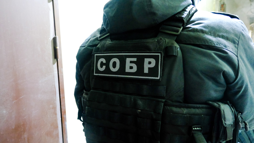 С участием спецподразделения Росгвардии в Марий Эл задержан юный «связист» аферистов, обслуживающий мошеннический сим-бокс