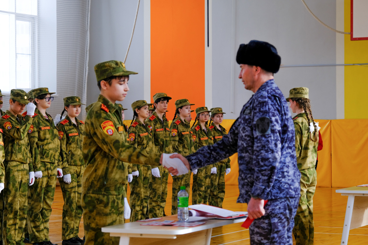 В Йошкар-Оле прошла торжественная церемония посвящения подшефных школьников в кадеты Росгвардии