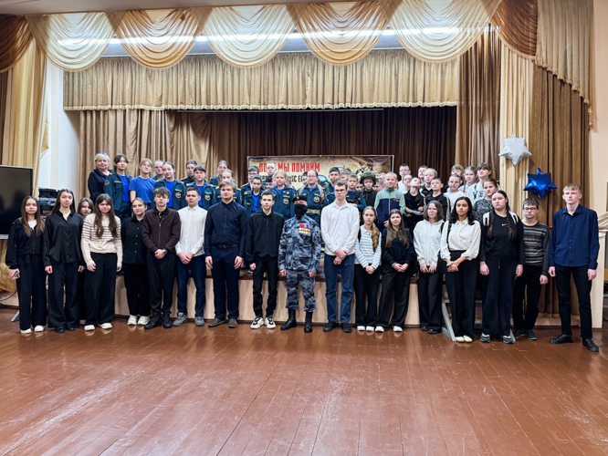 Традиции и современность: сотрудник ОМОН «Таир» встретился с учащимися Килемарской школы