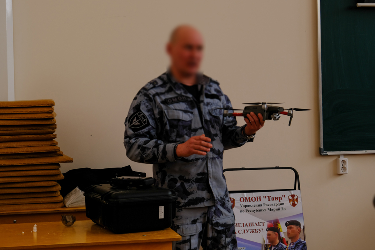 В Марий Эл сотрудники спецподразделений Росгвардии провели профориентационную встречу со студентами МарГУ