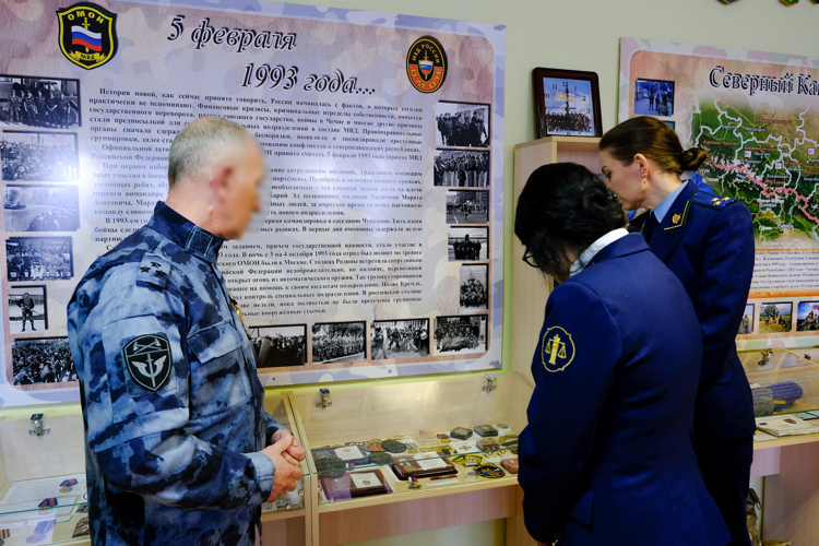 Представители пресс-служб правоохранительных органов и экстренных служб Марий Эл познакомились с работой спецподразделений Росгвардии