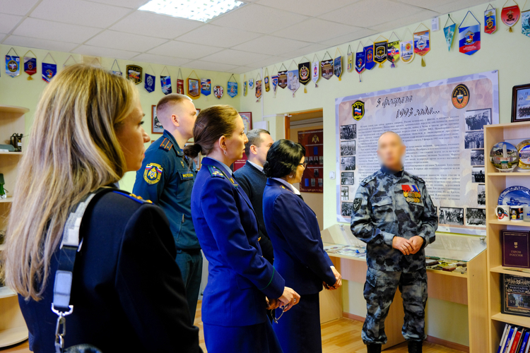 Представители пресс-служб правоохранительных органов и экстренных служб Марий Эл познакомились с работой спецподразделений Росгвардии