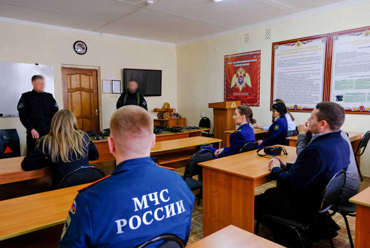Представители пресс-служб правоохранительных органов и экстренных служб Марий Эл познакомились с работой спецподразделений Росгвардии