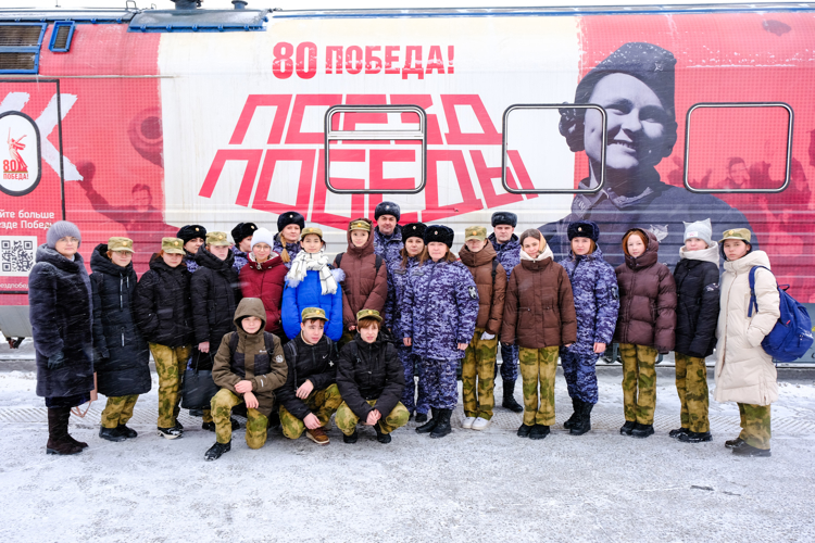 Росгвардейцы посетили уникальную выставку «Поезд Победы» в Йошкар-Оле