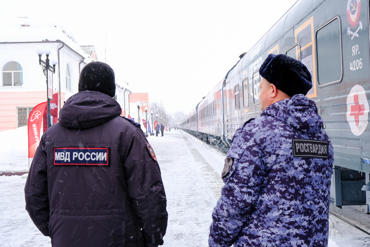 Росгвардия в Йошкар-Оле обеспечивает безопасность во время прибытия Поезда Победы